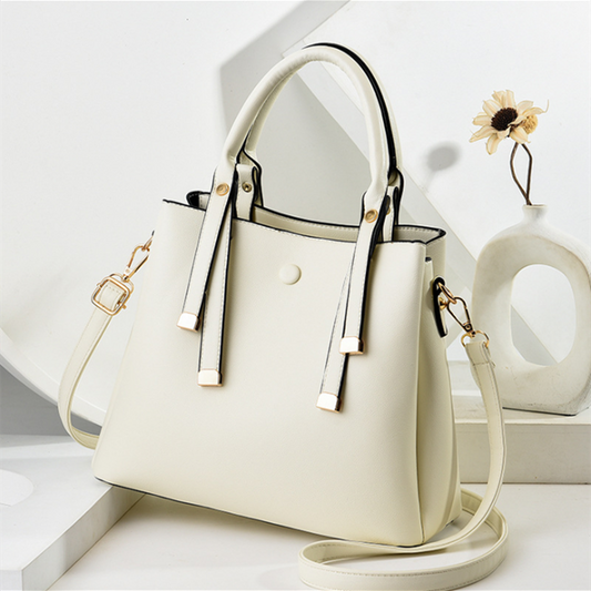 Elegant Daily Crossbody Bag – شنطة شيك عملية للأم والبنوتة