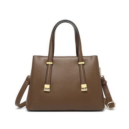 Elegant Daily Crossbody Bag – شنطة شيك عملية للأم والبنوتة